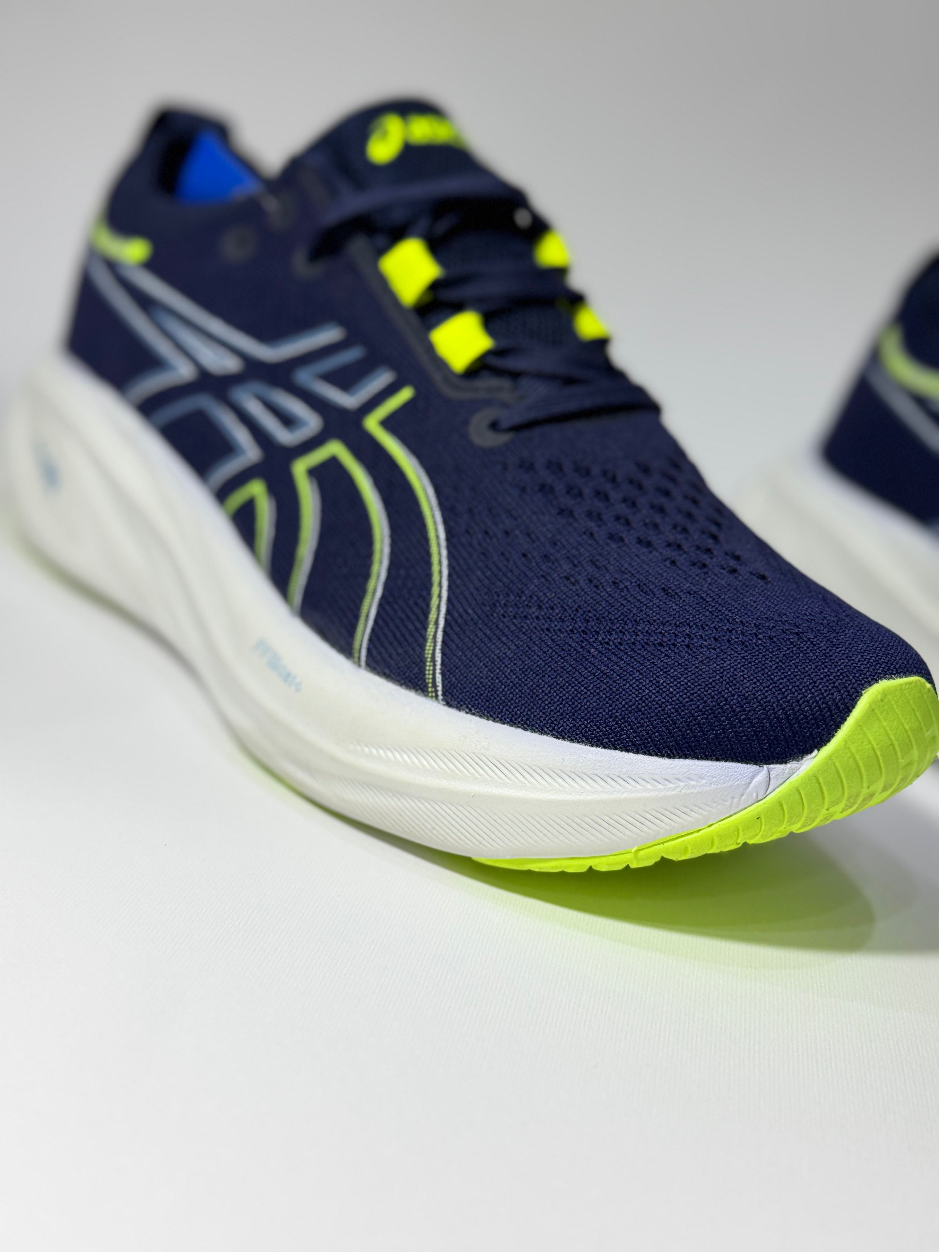 أسيكس نيمبس 28