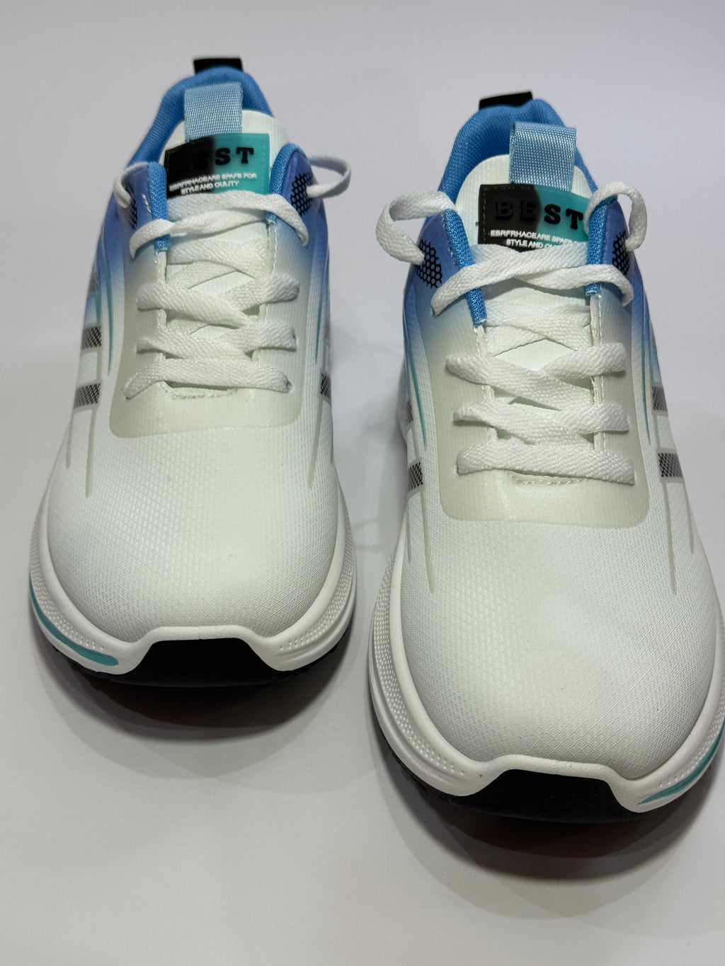 Area22 Signutare White حذاء