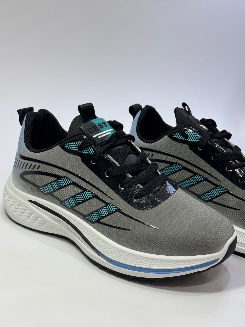 Area22 Signature Grey حذاء