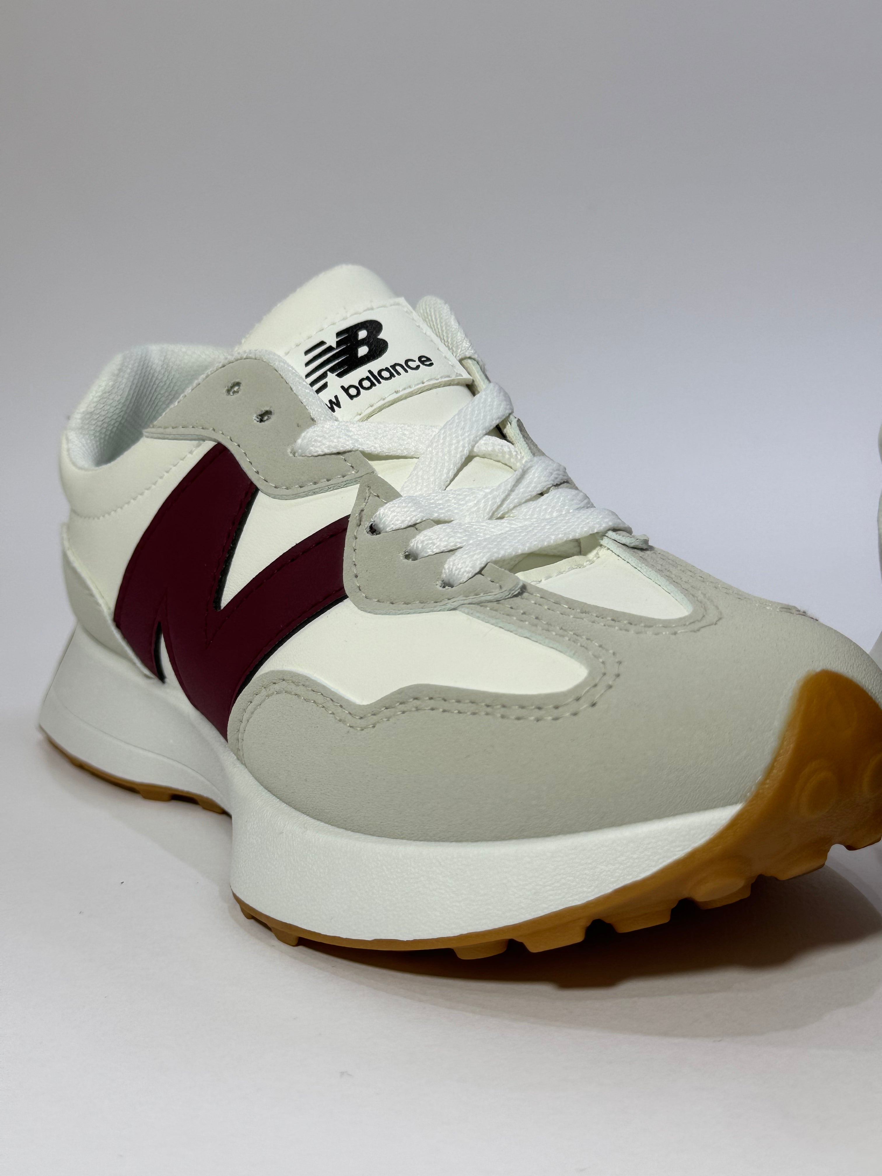 327 حذاء نيوبلنس